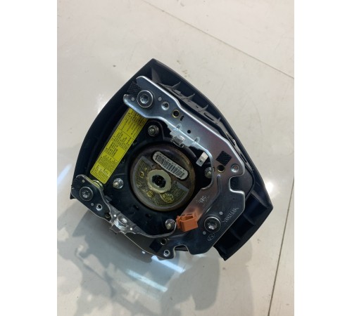 Подушка безопасности водителя