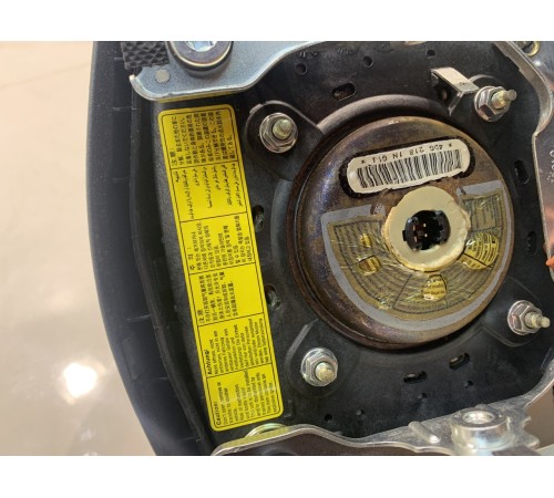 Подушка безопасности водителя