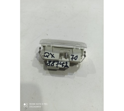 Плафон внутреннего освещения салона