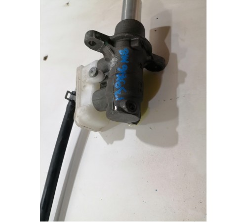 Главный тормозной цилиндр с бачком