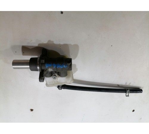 Главный тормозной цилиндр с бачком