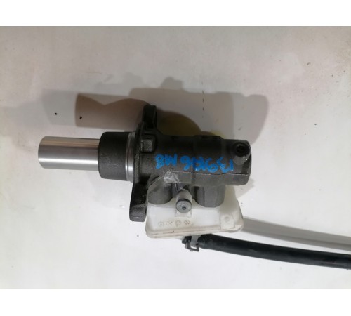 Главный тормозной цилиндр с бачком