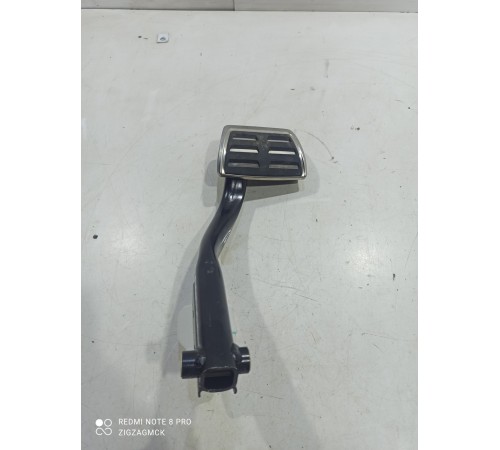 Педаль тормоза