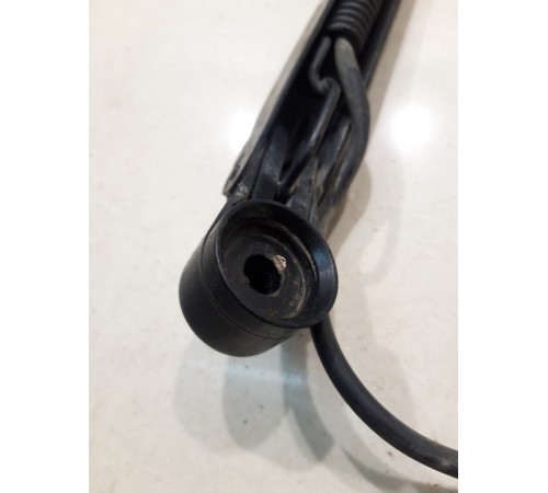 Рычаг стеклоочистителя (правый)