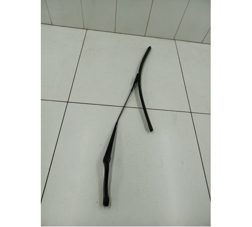 Поводок стеклоочистителя левый