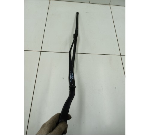 Поводок стеклоочистителя левый