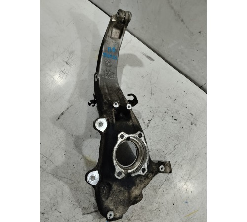 Кулак поворотный(передний правый)