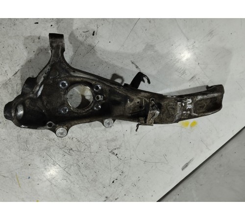 Кулак поворотный(передний правый)