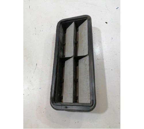 Вентиляционная решетка багажника