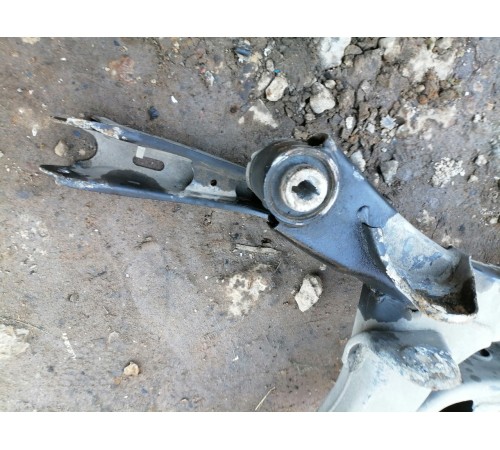 Подрамник задний