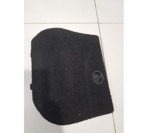 Накладка обшивки багажника левая