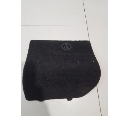 Накладка обшивки багажника левая