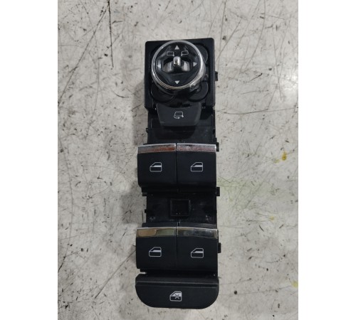 Блок кнопок управления стеклоподъёмниками передний левый