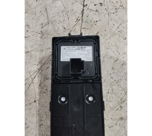 Блок кнопок управления стеклоподъёмниками передний левый