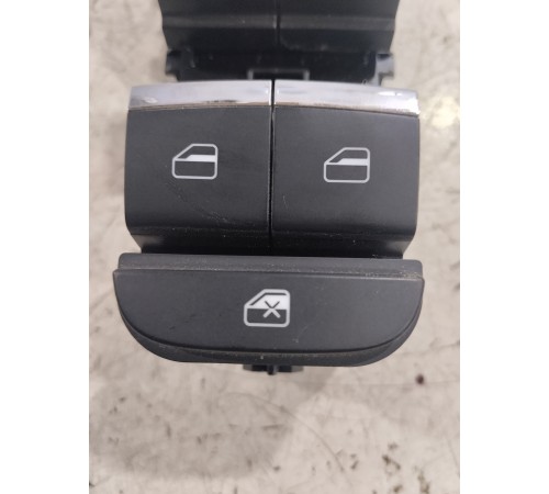 Блок кнопок управления стеклоподъёмниками передний левый