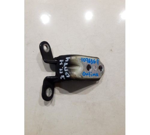 Петля двери(задняя правая нижняя)