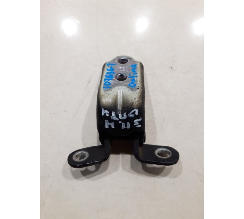 Петля двери(задняя правая нижняя)