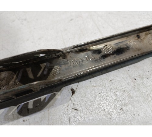 Молдинг заднего бампера правый