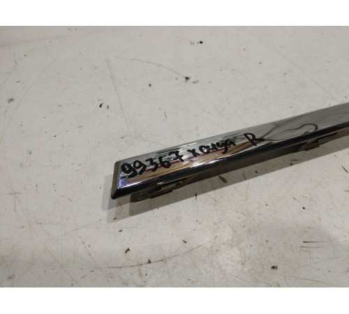 Молдинг заднего бампера правый