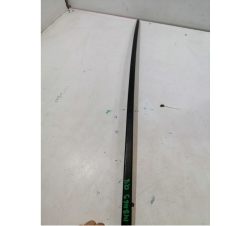 Молдинг лобового стекла левый