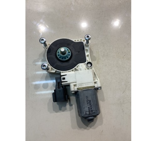 Моторчик стеклоподъемника (задний, правый)