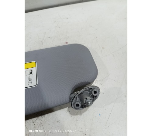 Козырёк солнцезащитный правый