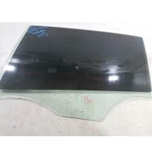стекло заднее левое