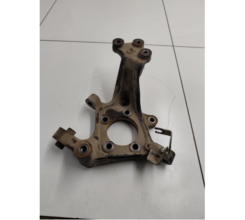 Кулак подвески задний правый, цапфа