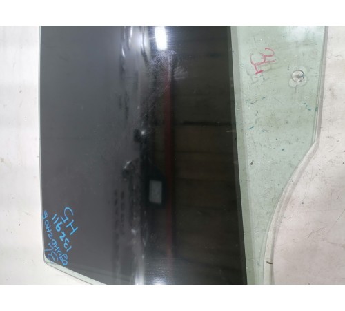 стекло заднее левое