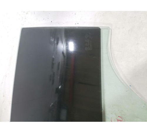 стекло заднее левое