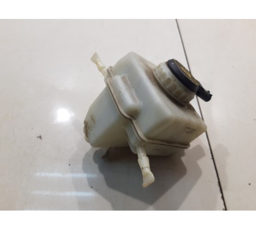 Бачок главного тормозного цилиндра