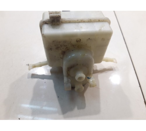 Бачок главного тормозного цилиндра