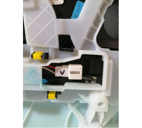 Обшивка двери передняя правая