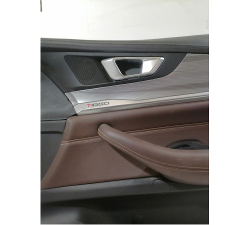 Обшивка двери передняя правая