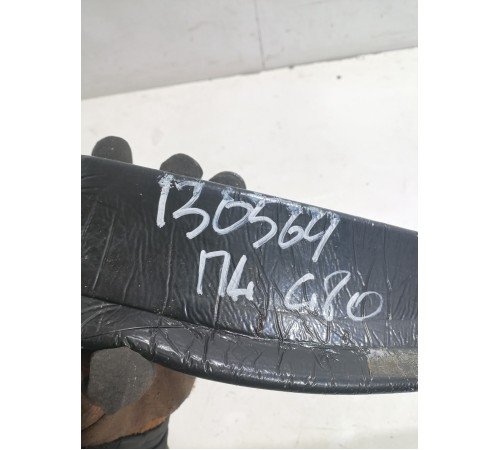 Уплотнитель крыла передний левый