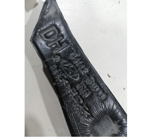 Уплотнитель крыла передний левый