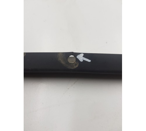 Уплотнитель капота