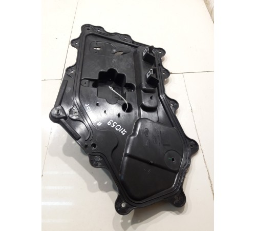 Панель двери (передняя, правая)