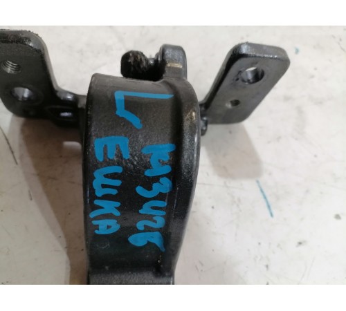 Петля багажника левая