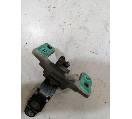 Петля багажника левая