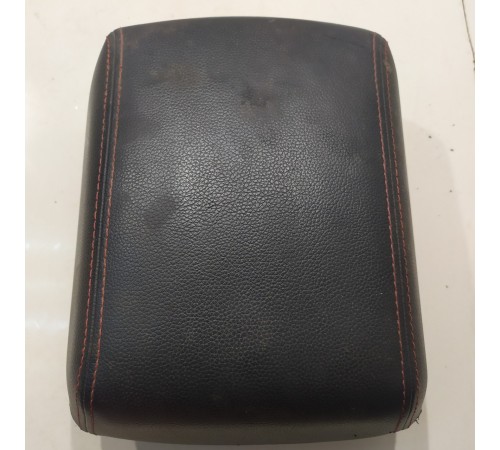 Крышка подлокотника