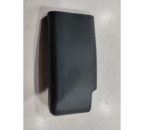 Накладка крепления сиденья задняя правая