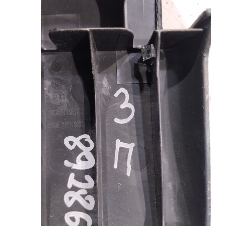 Накладка крепления сиденья задняя правая