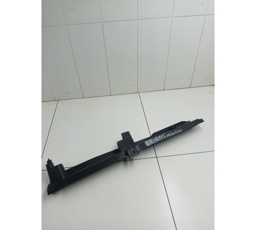 Кронштейн пола багажника правый