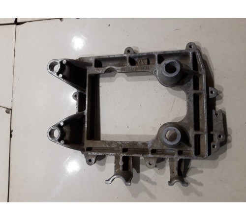 Кронштейн(крепление) блока управления двигателем