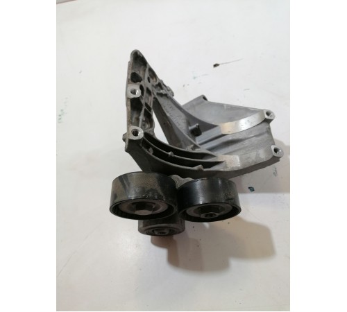 Кронштейн генератора