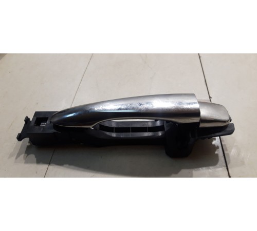 Ручка двери (передняя, правая, внешняя)