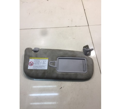 Солнцезащитный козырек (правый)