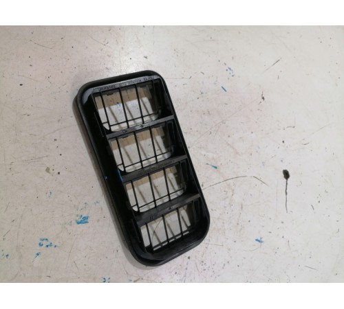 Решетка вентиляционная правая