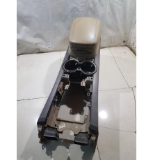 Центральная консоль с подлокотником